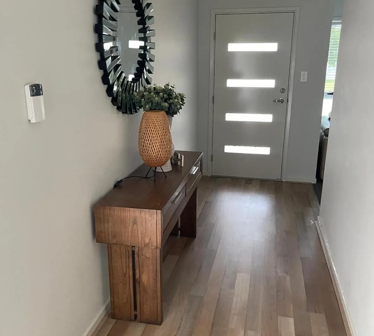 Modern Four Bedroom Holiday Home Available In Deebing Heights Loamside