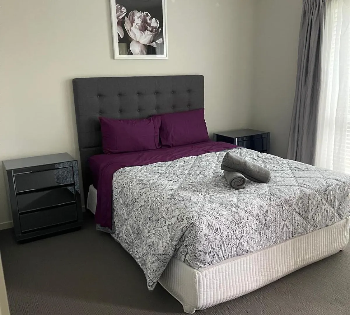 Modern Four Bedroom Holiday Home Available In Deebing Heights Loamside 0*,  Australia