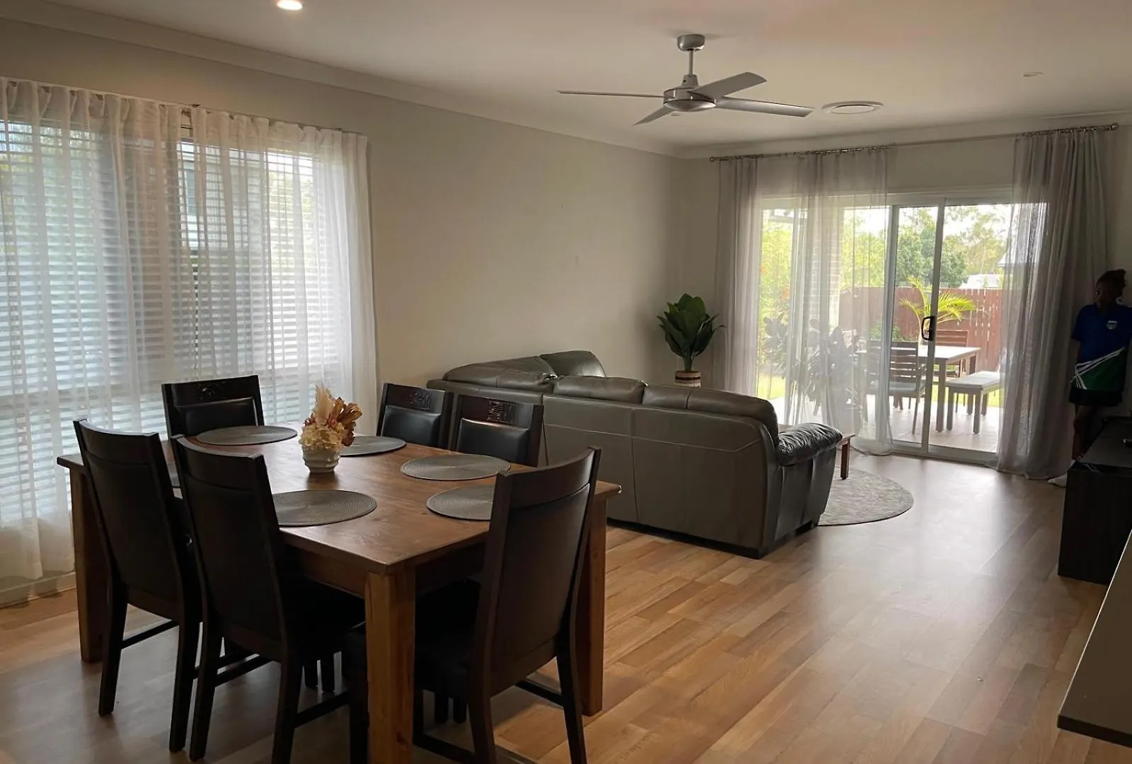Modern Four Bedroom Holiday Home Available In Deebing Heights Loamside Australia